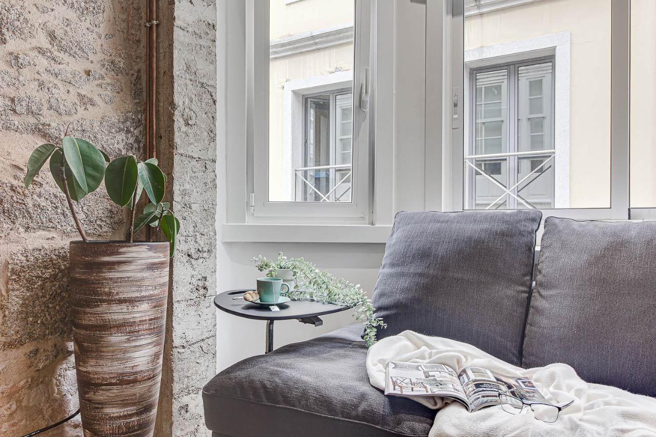 Central Square Deluxe Apartment آكورونيا المظهر الخارجي الصورة
